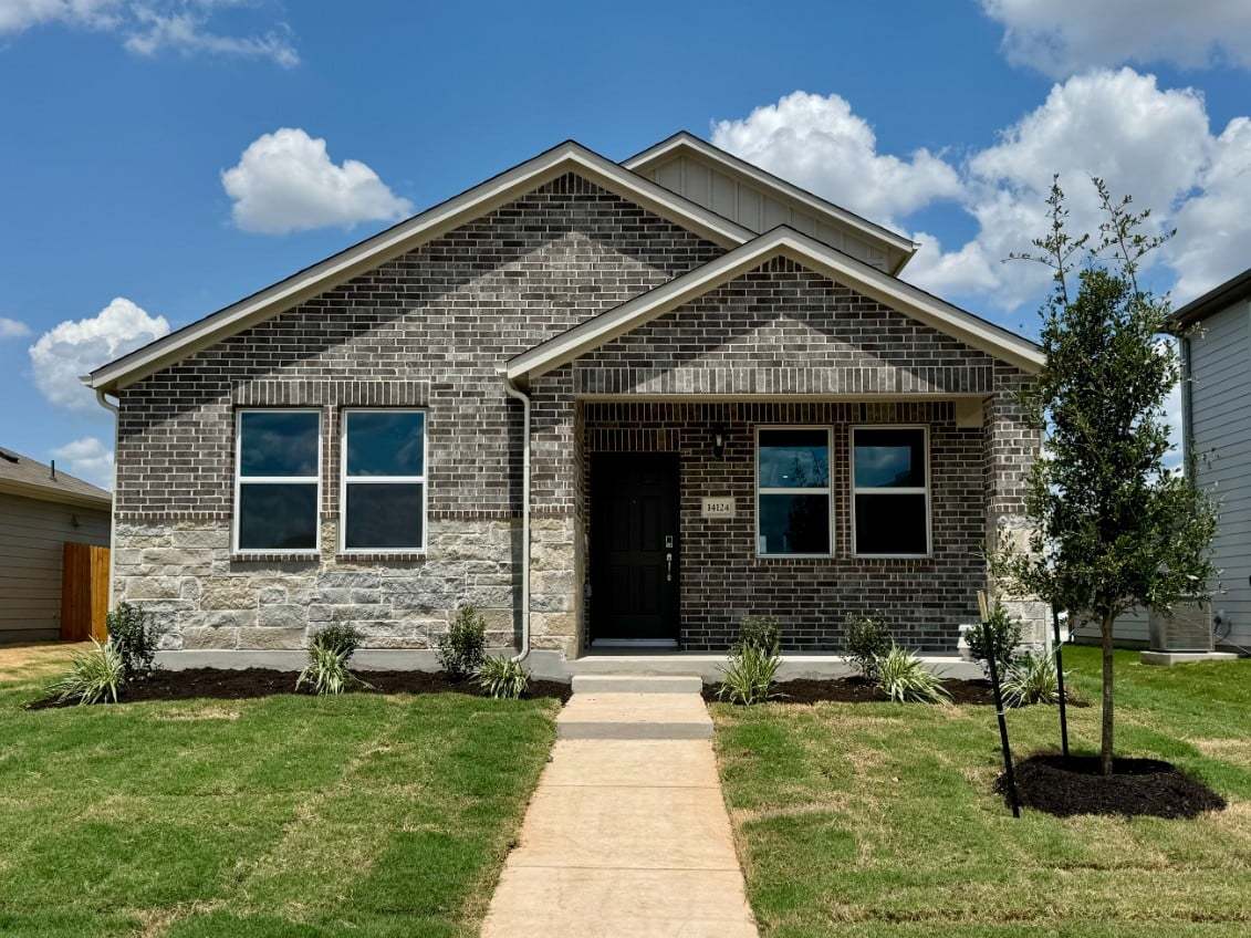 Longview 40s - Alley por Taylor Morrison en Austin Texas