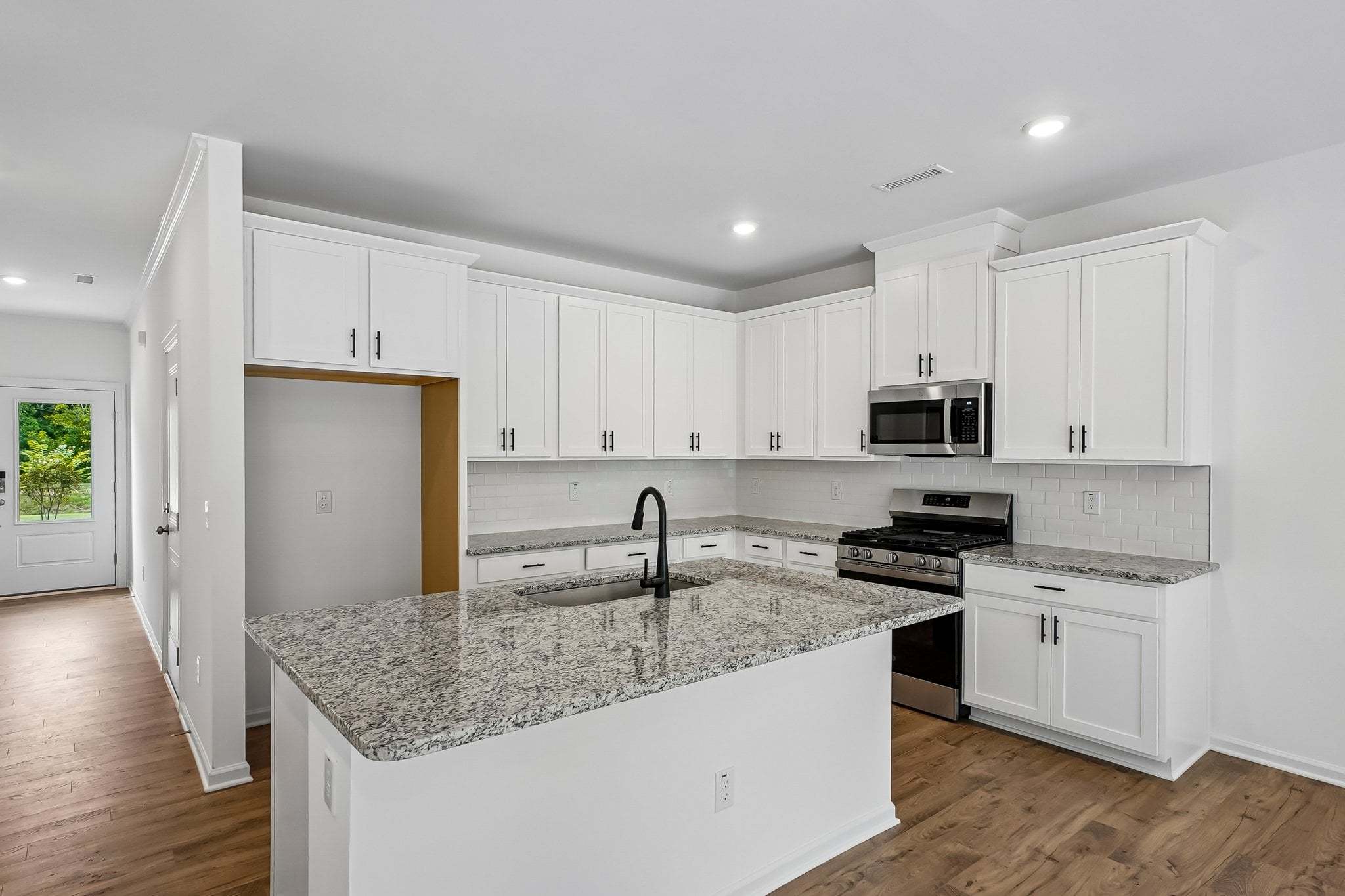 190 Hank Way (Magnolia)
