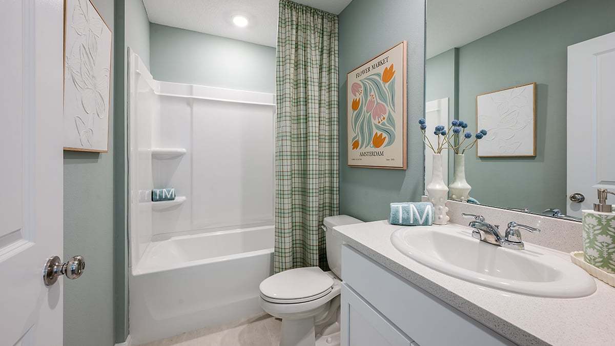 Southloch-Townhome-Hemlock secondary bathroom