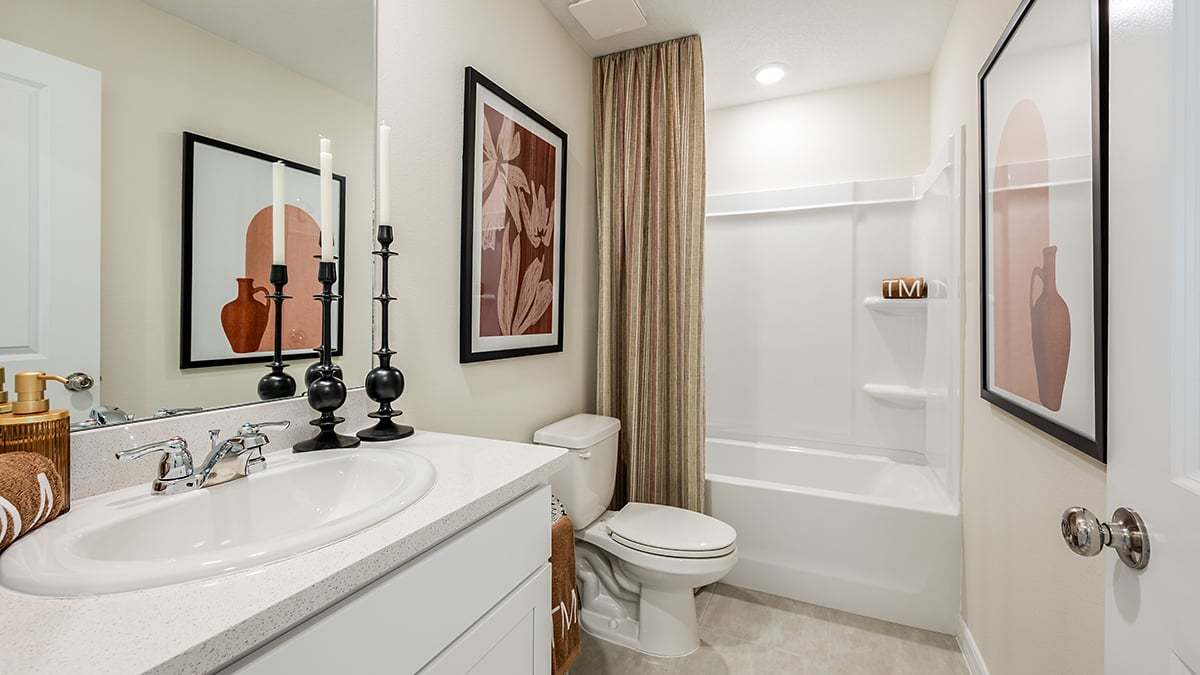 Southloch-Townhome-Monarda secondary bath