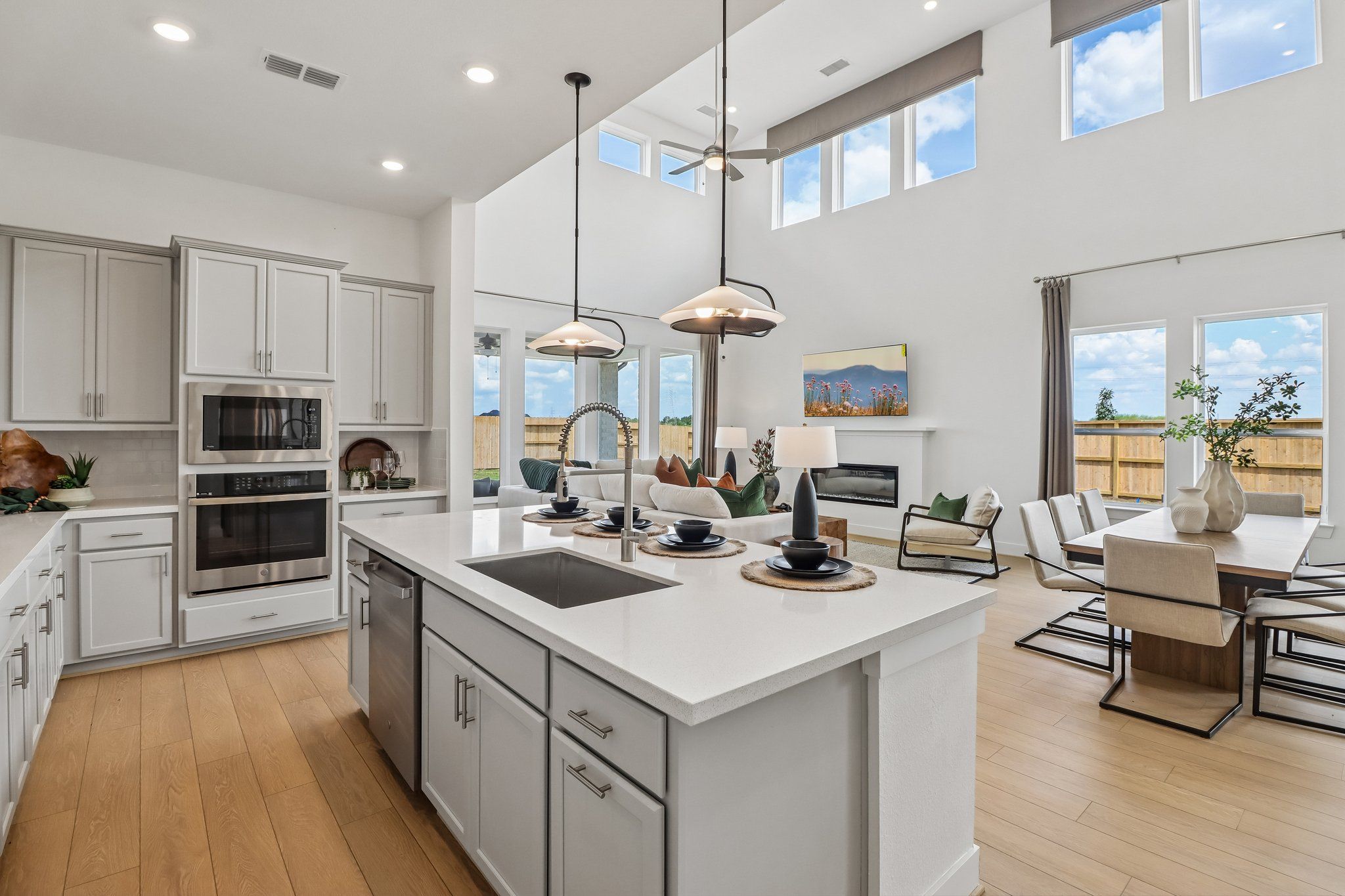 14-web-or-mls-21915 Clover Thistle Court-S0109-014