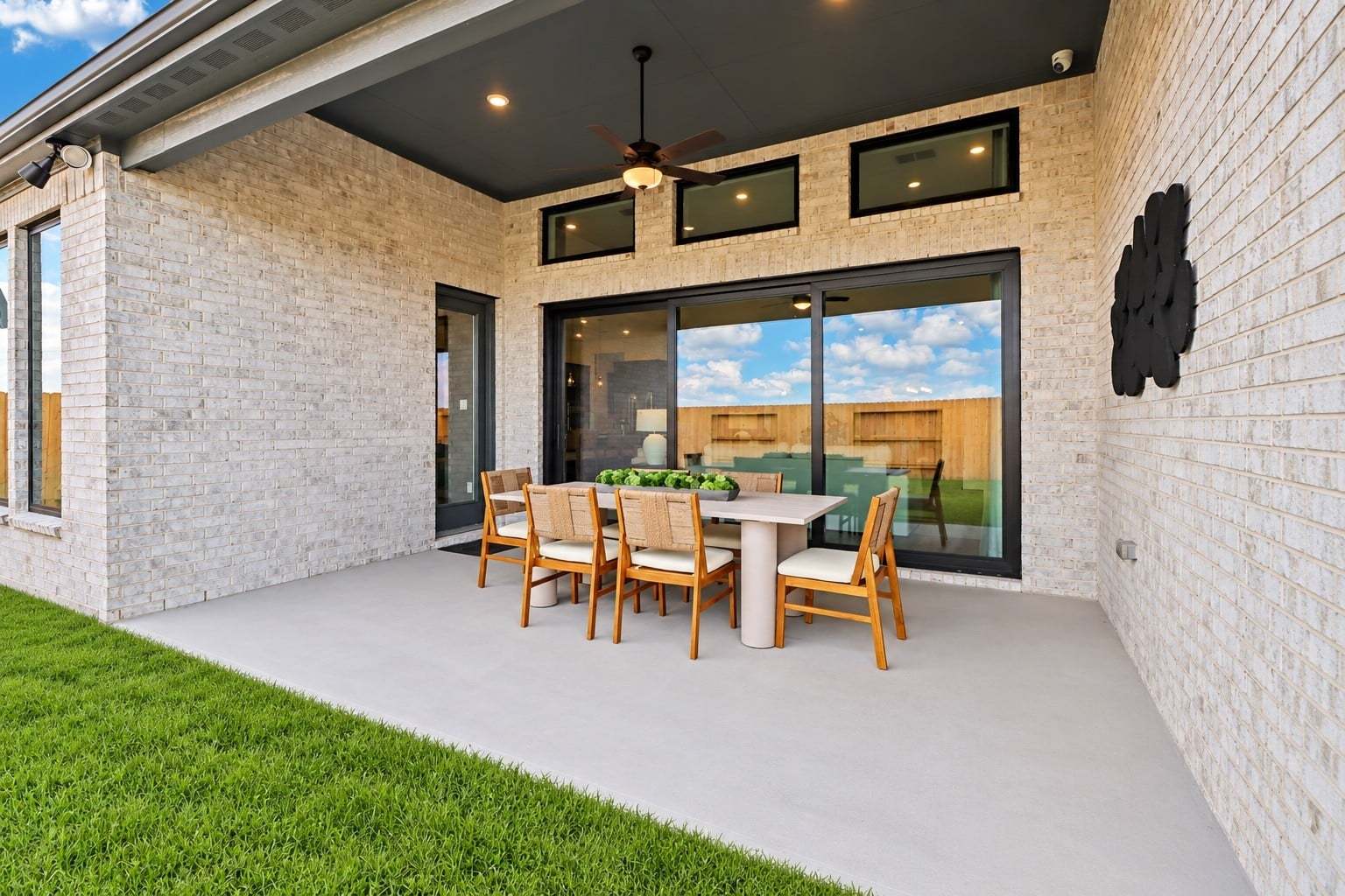 38-web-or-mls-21911 Clover Thistle Court-S0109-038