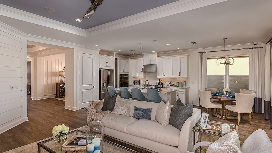 Esplanade Lake Club Farnese 1802-16x9