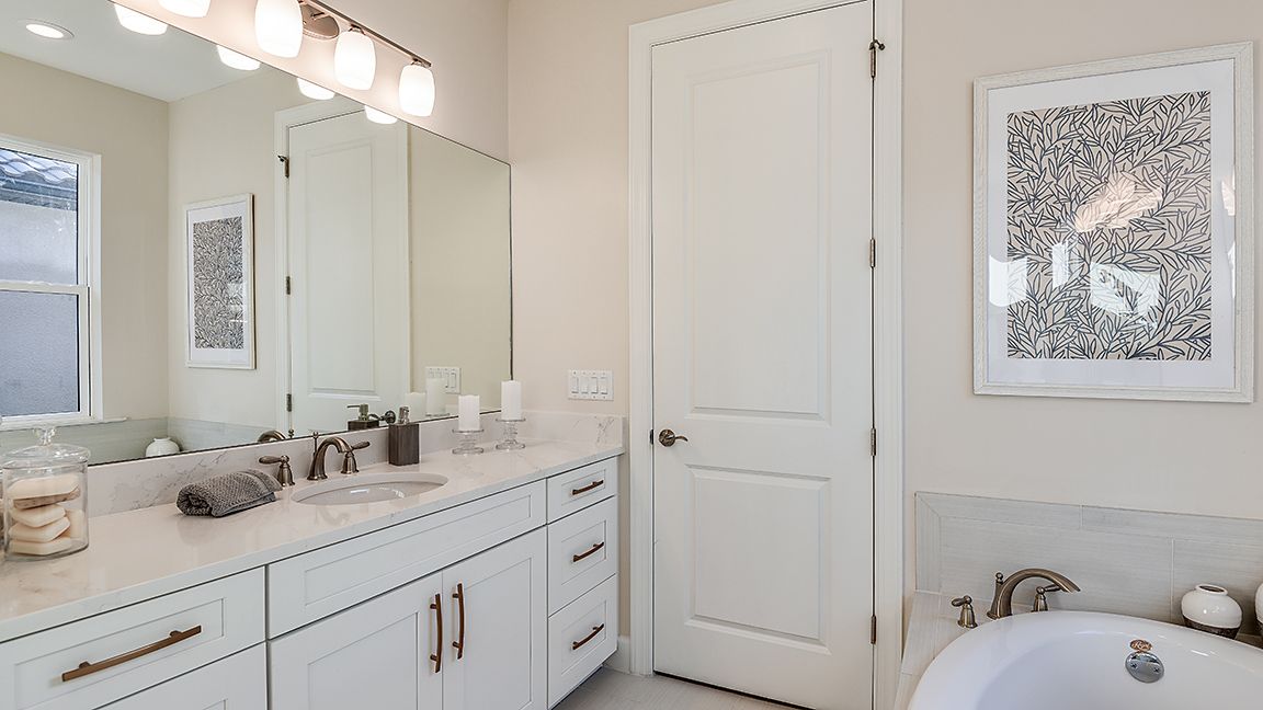 Esplanade Lake Club Farnese 1820-16x9