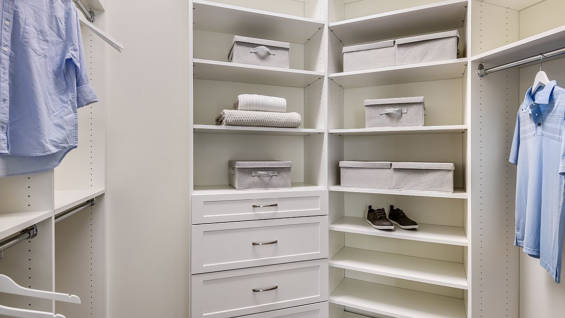 Esplanade Lake Club Farnese 1823-16x9