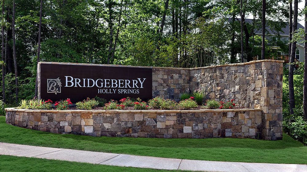 Bridgeberry Entrance Monument 16 x 9 web 611 1