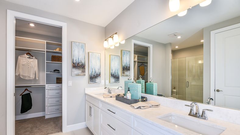 Esp-by-the-Islands-Marano-VII-5198-16x9-ownersbath
