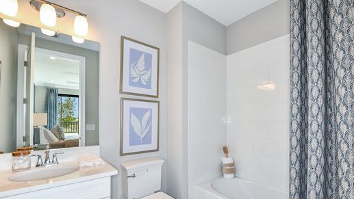 Esp-by-the-Islands-Marano-VII-5213-16x9-bath