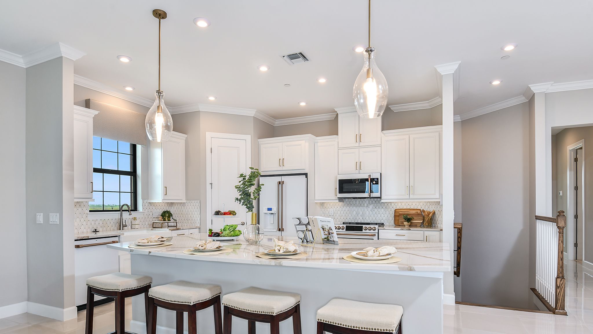 Esp-by-the-Islands-Romano-VII-5125-16x9-kitchen