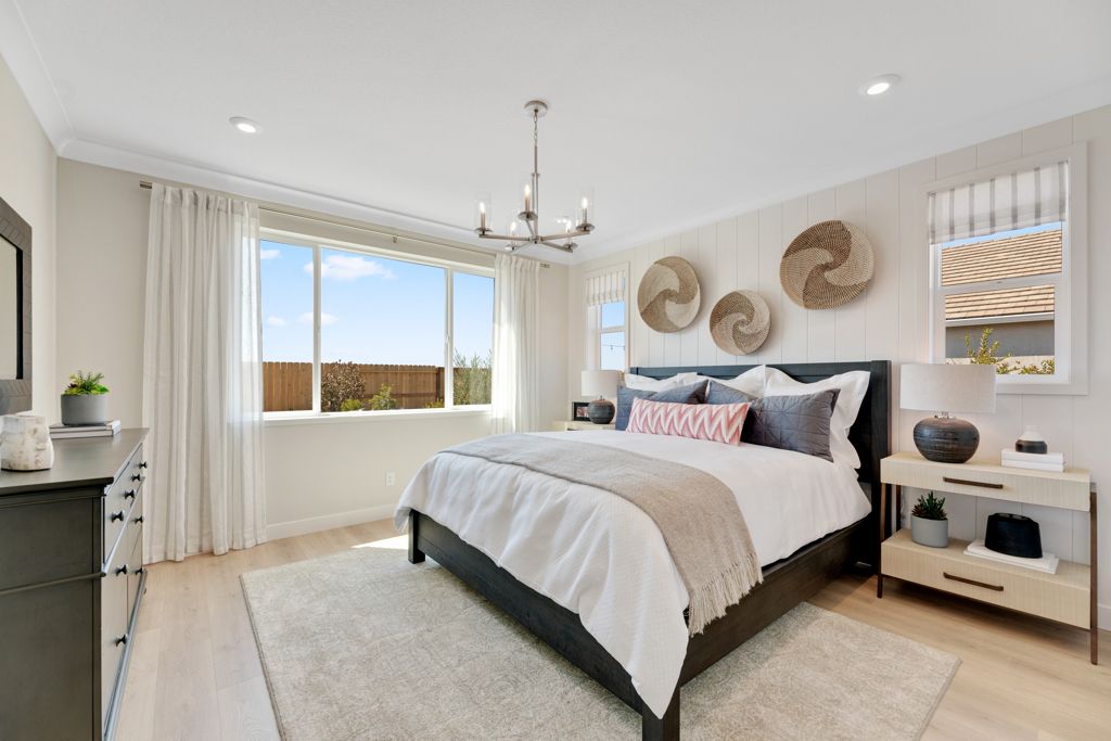 28 Redwood Owners Bed