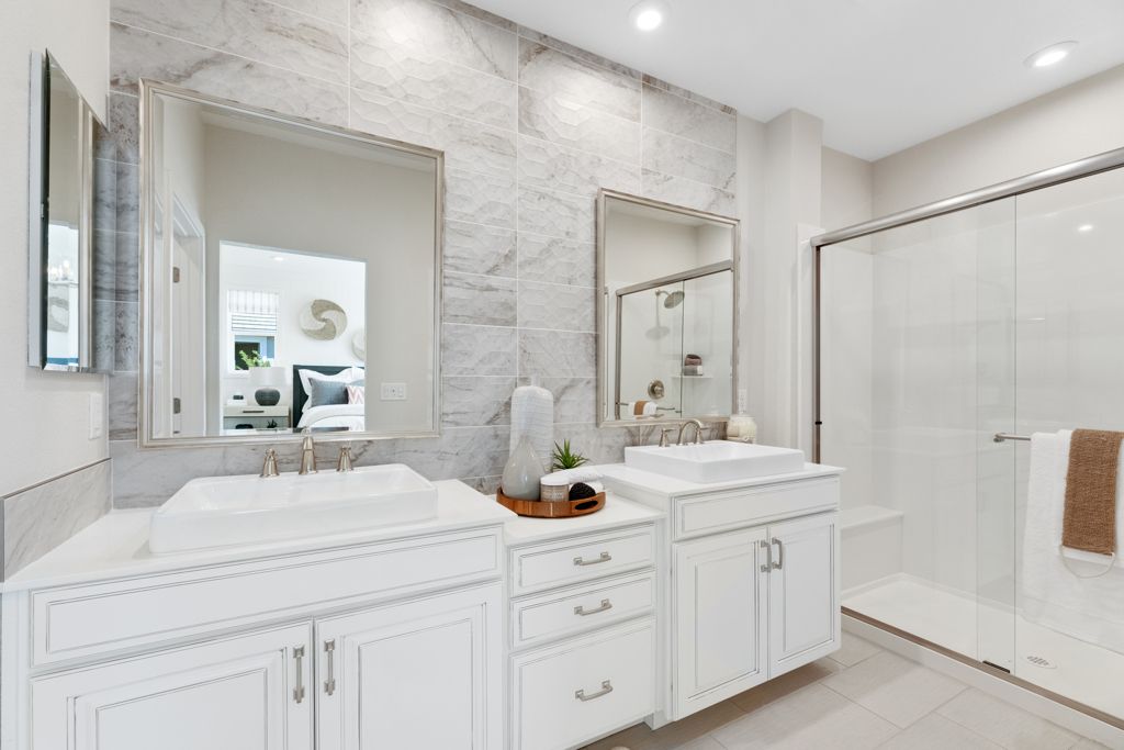 31 Redwood Owners Bath