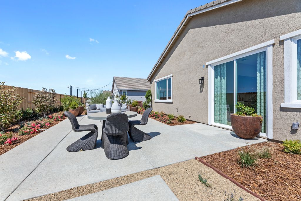 37 Redwood Ext Back