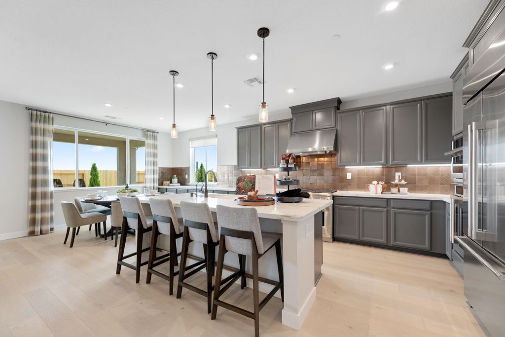 15 Goldeneye Kitchen