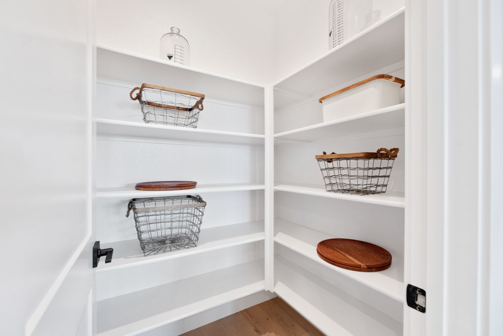 17 Goldeneye Kitchen