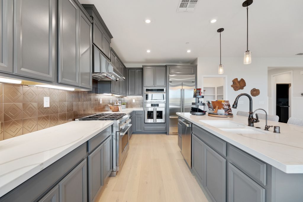 20 Goldeneye Kitchen