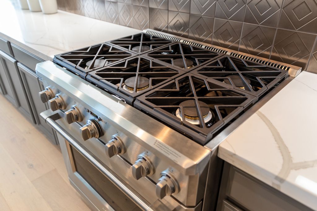 24 Goldeneye Kitchen