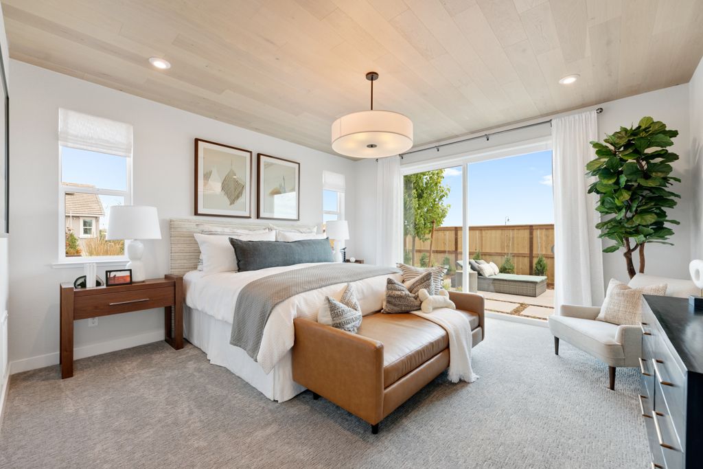 32 Goldeneye Owners Bedroom