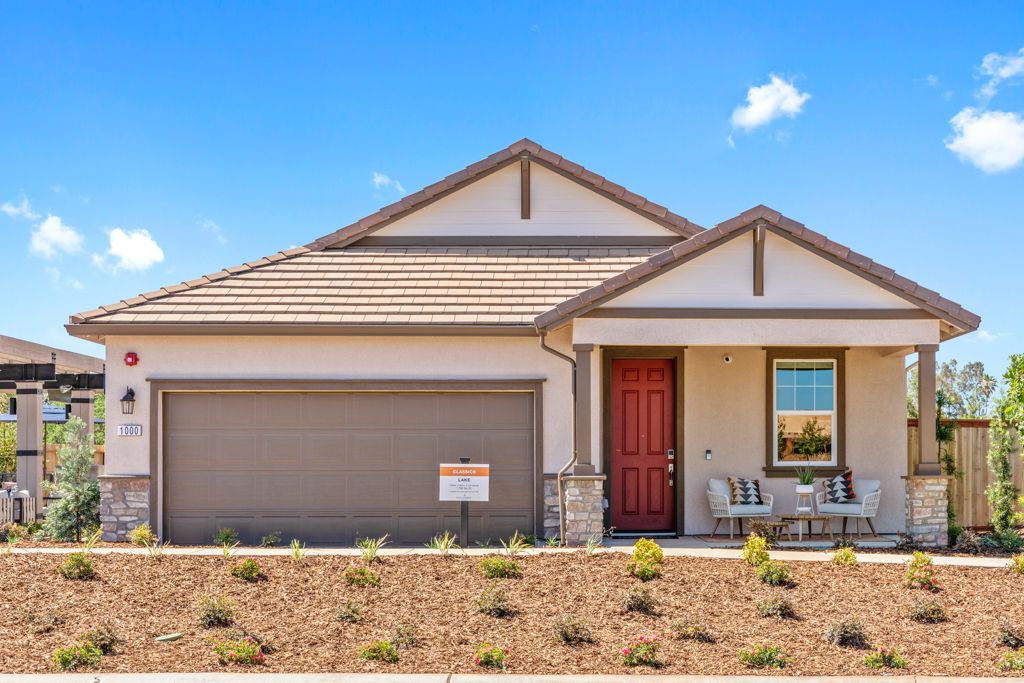 02 Lake Ext Front