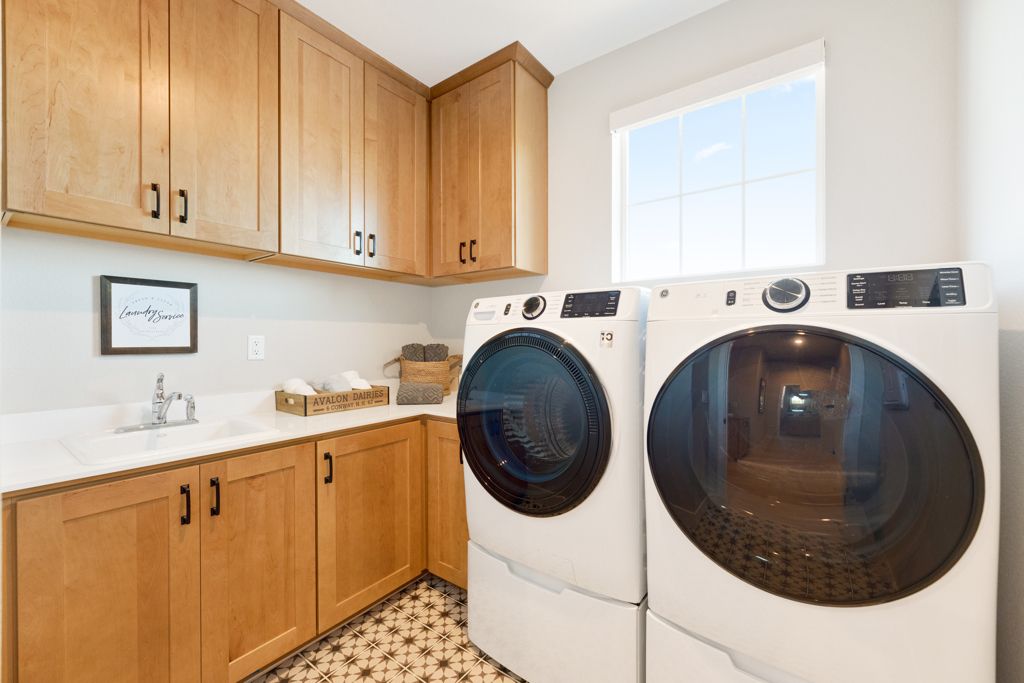 06 Lake Laundry