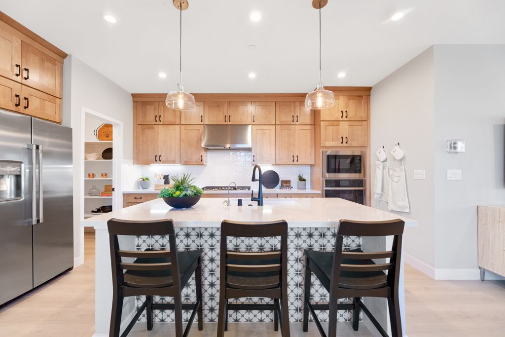 08 Lake Kitchen