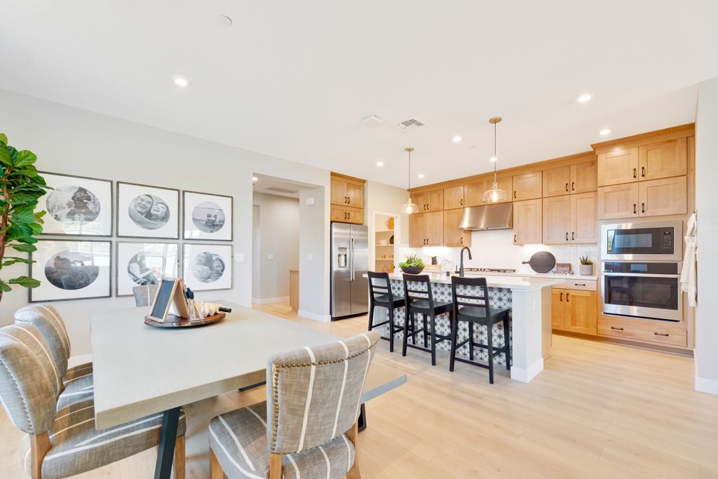 17 Lake Casual Dining