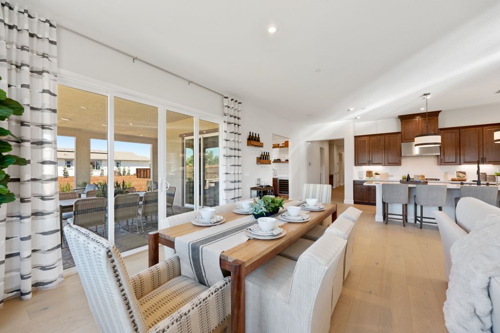 29 Glacier Casual Dining