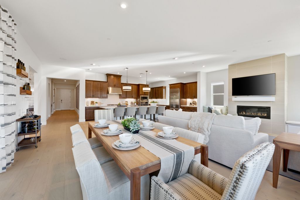 30 Glacier Casual Dining