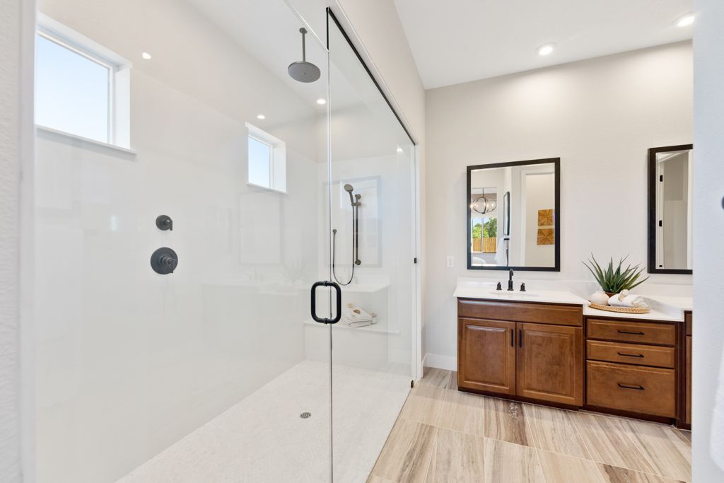 37 Glacier Owners Bath