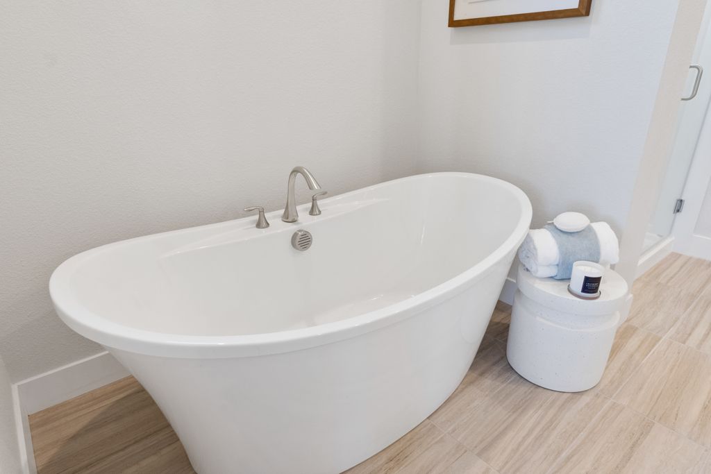 46 Harbor Owners Bath