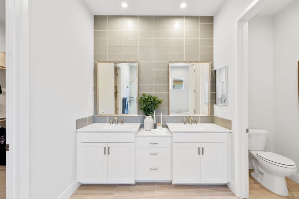 48 Harbor Owners Bath