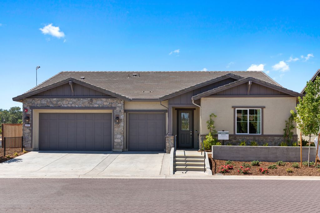 02 Meadows Ext Front