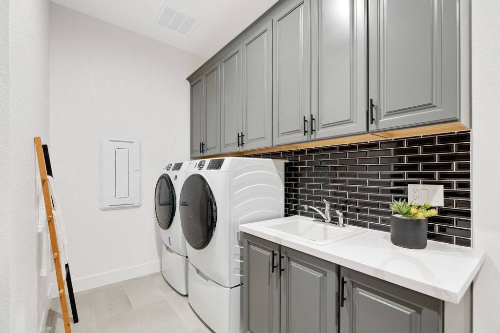 12 Meadows Laundry