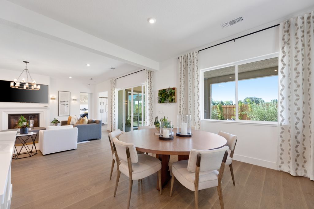 27 Meadows Casual Dining