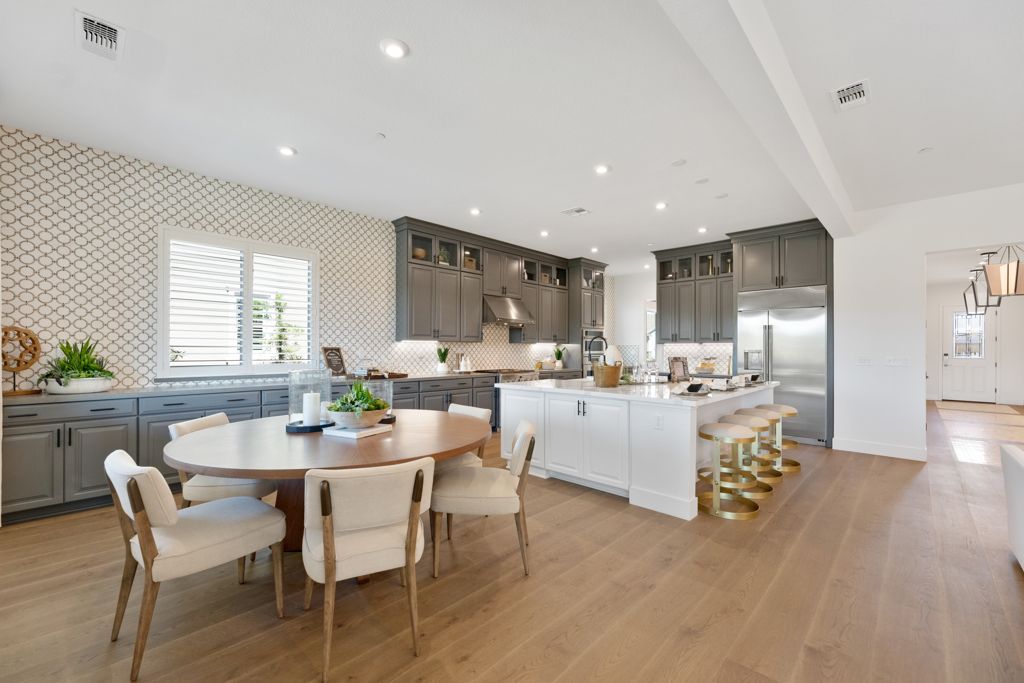28 Meadows Casual Dining