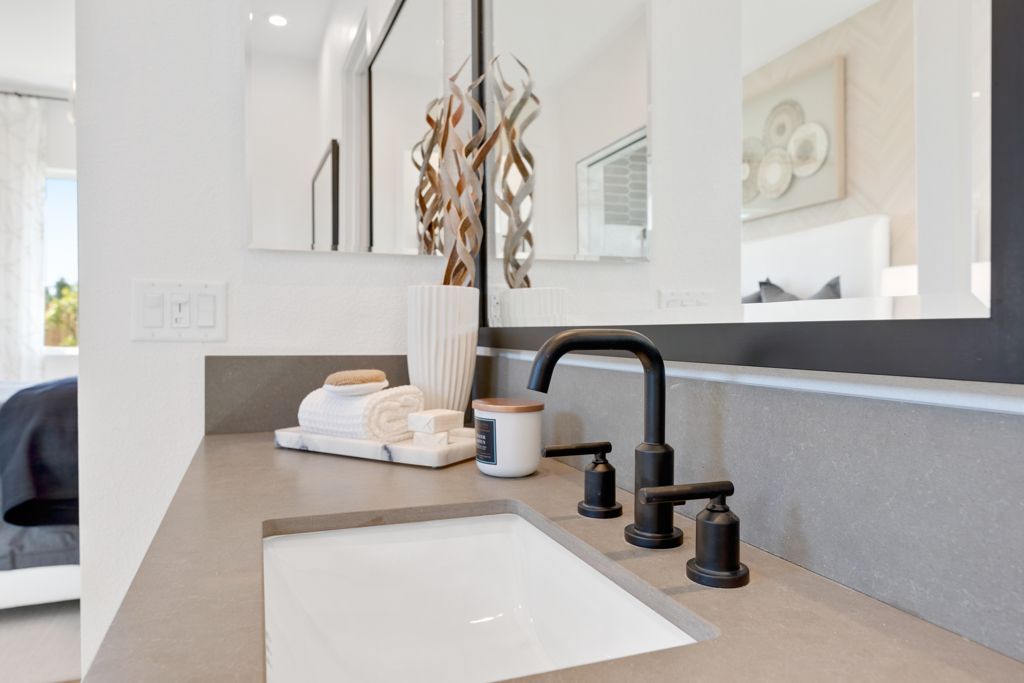 45 Meadows Owners Bath