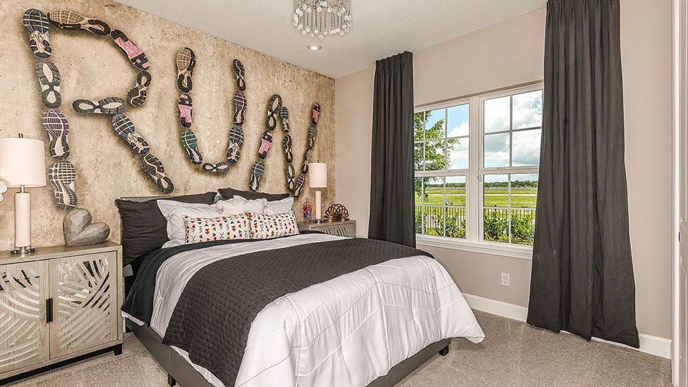 Park-East-at-Azario-Java-5463-16x9-bedroom