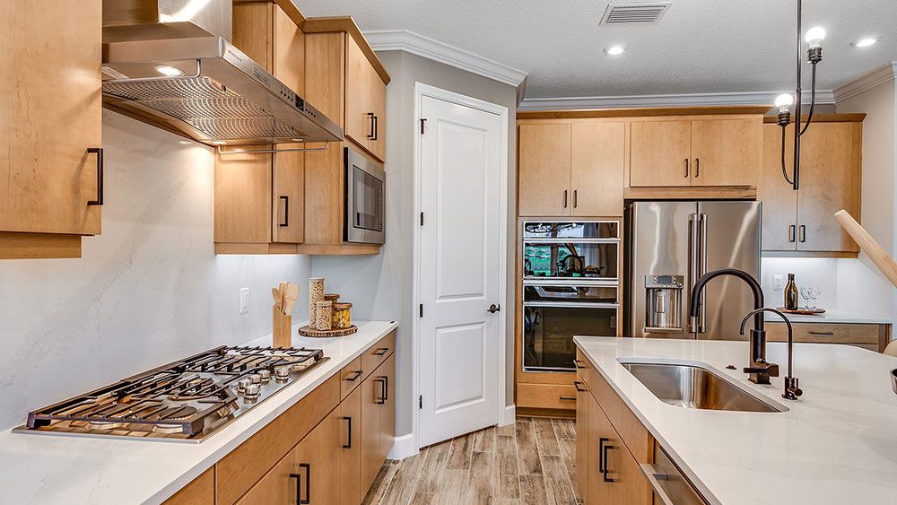 Park-East-at-Azario-Sunset-5771-16x9-kitchen