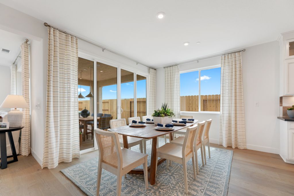 25 Quail Casual Dining