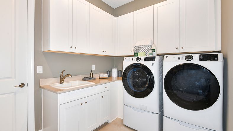 Esp-at-Skye-Ranch-Pallazio-6874-16x9-laundry