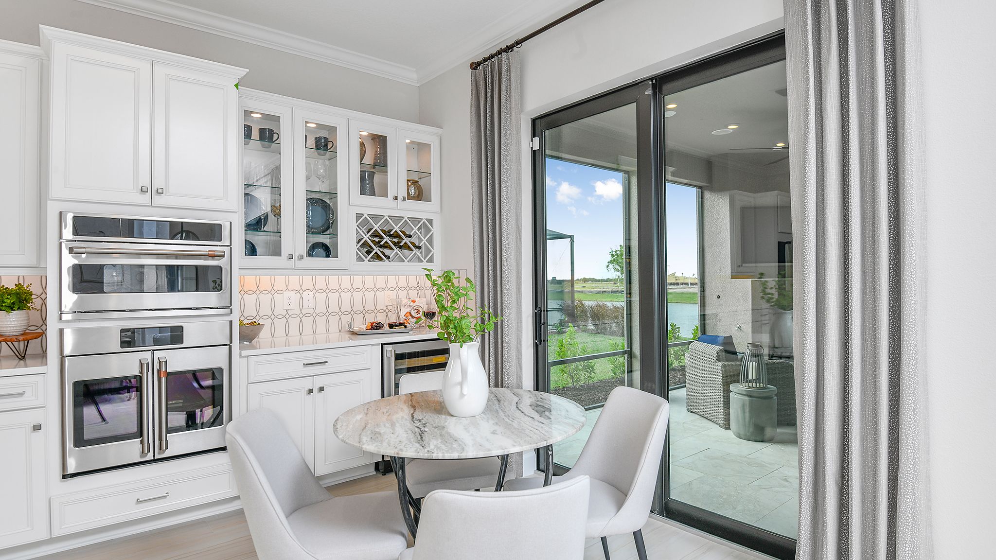 Esp-Tradition-Lazio-Dining2