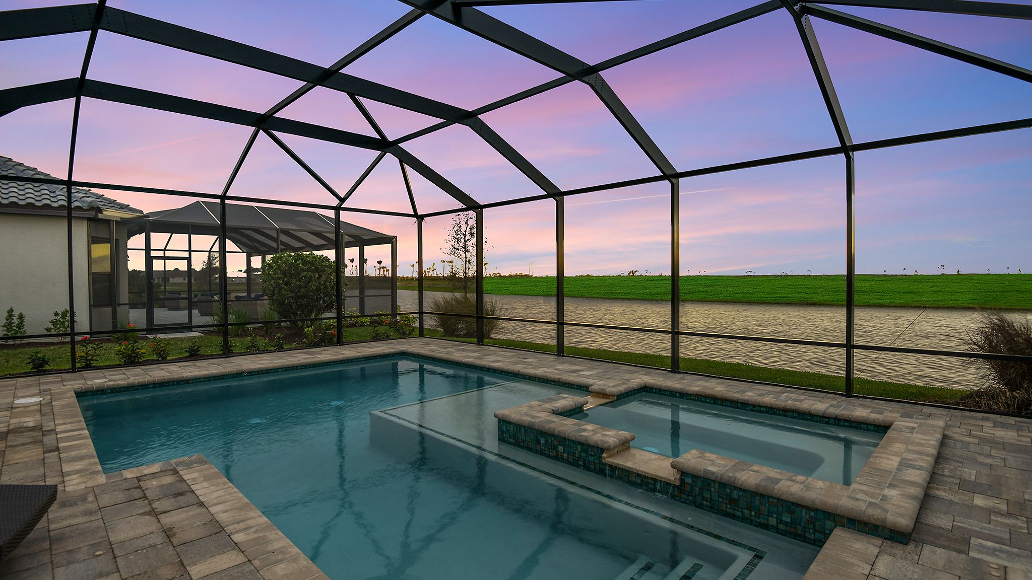 Esp-Tradition-Bergamo-PoolDusk