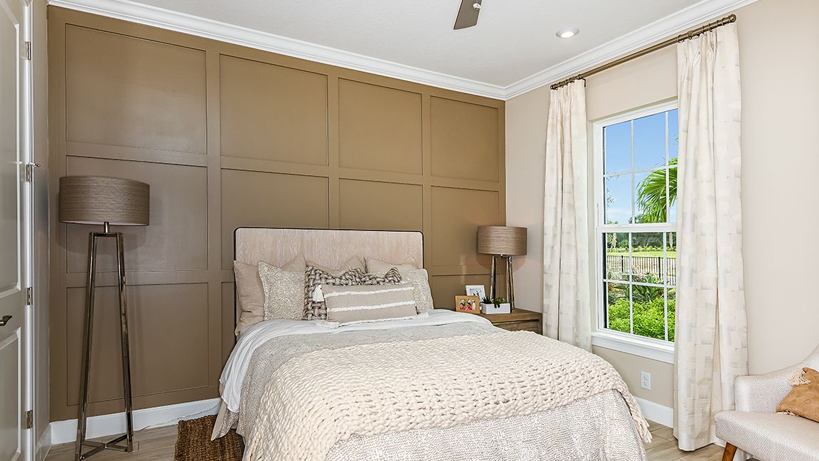 Esp at Azario LWR Roma 8421-16x9