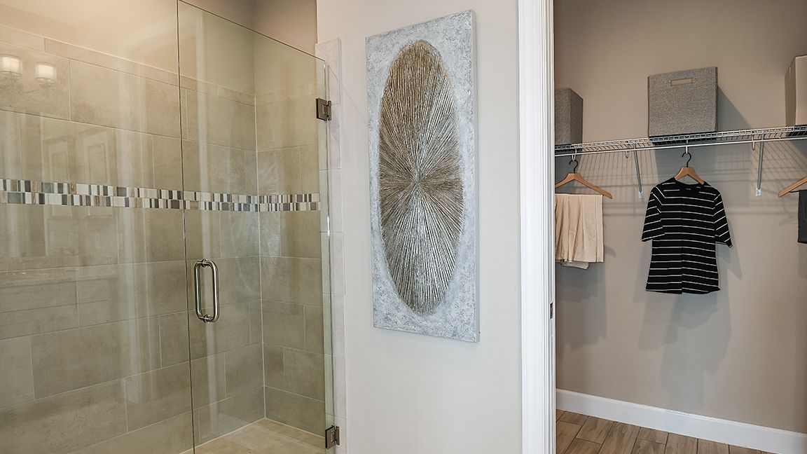 Esp at Azario LWR Roma 8470-16x9