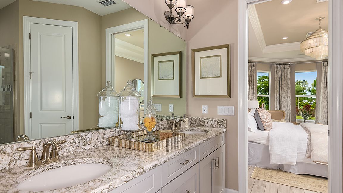 Esp at Azario LWR Roma 8472-16x9