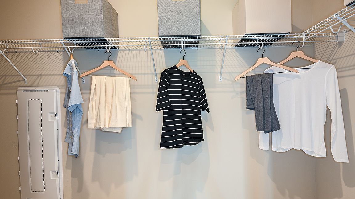 Esp at Azario LWR Roma 8476-16x9