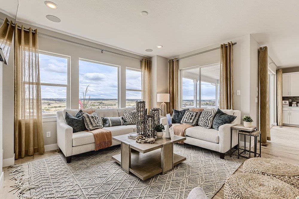 13334 Blue Amber Court - 006 - 07 Living Room