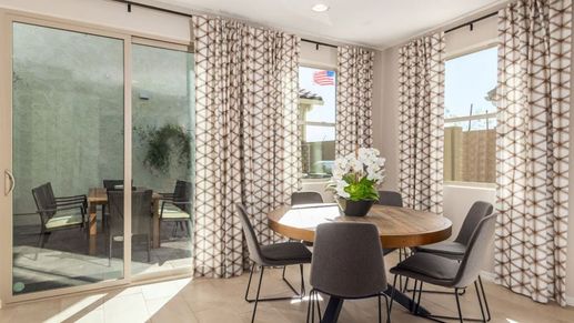 Dining10