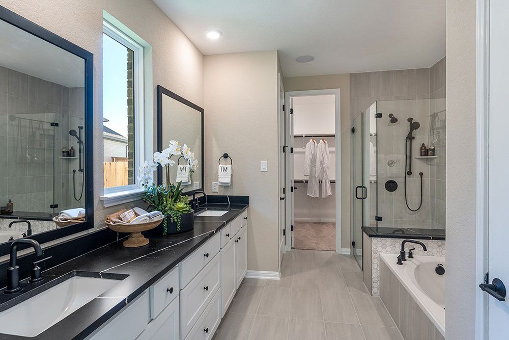 POR  Sienna  Owners Bath