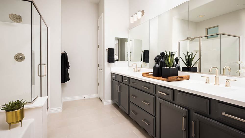 HillaryOwnersBath10