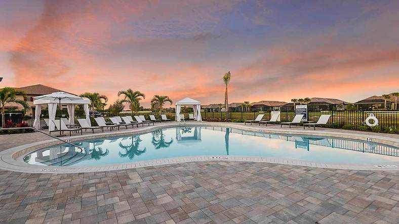 Esp-at-the-Islands-Amenity--sunset777-16x9-Po...